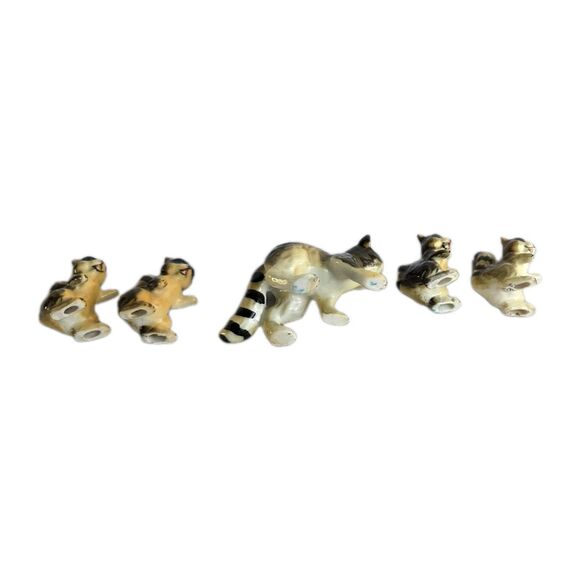 5 Vintage 1950s Shiken JAPAN Bone China RACOON Family MINIATURE Animal FIGURES - Picture 6 of 7